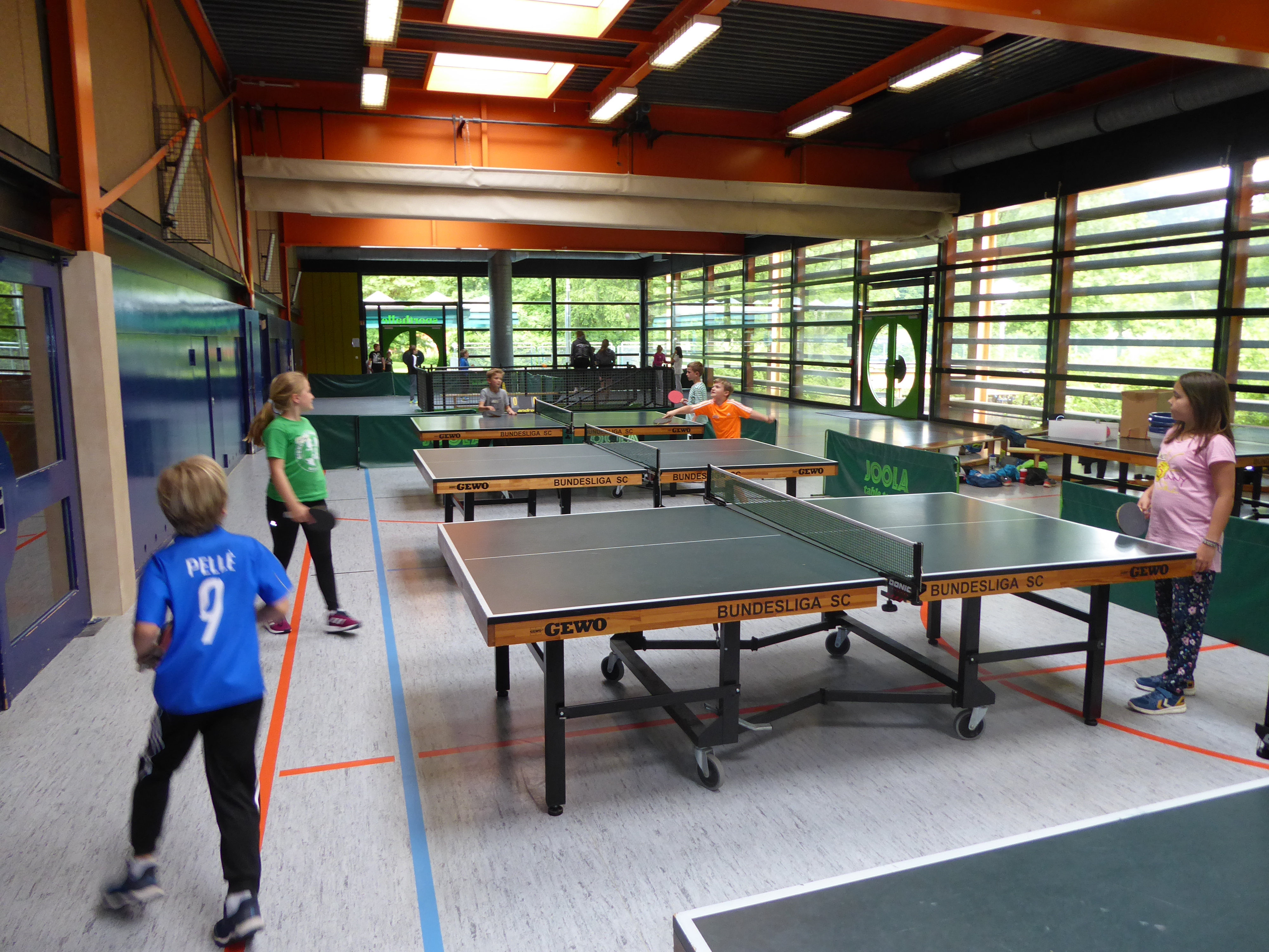 Tischtennis AG der Grundschule Kirchzarten und des SV Kirchzarten
